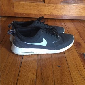 Women’s Nike Air Max Thea